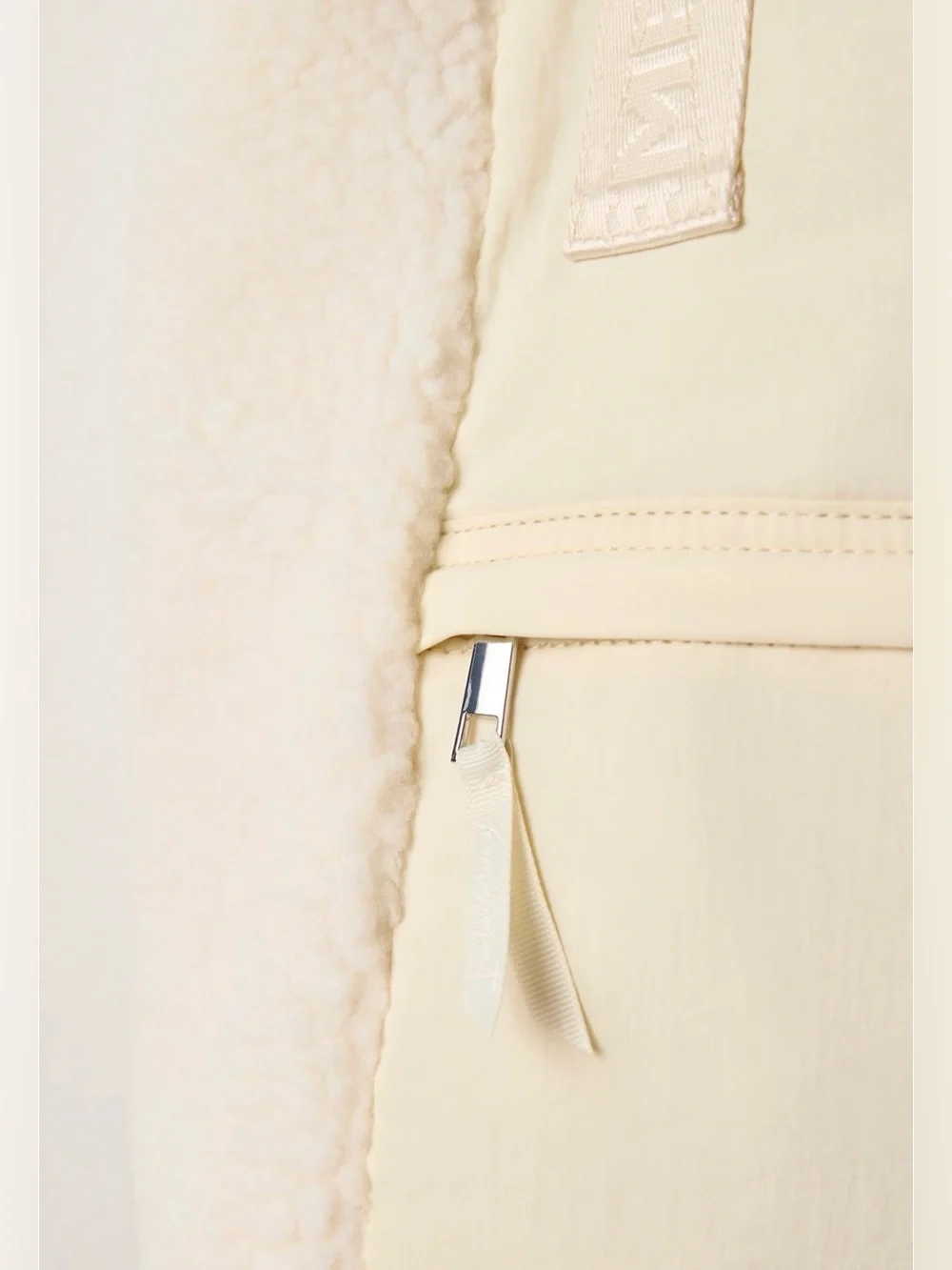 Slopes Sherpa bucket bag